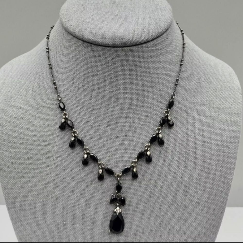 LIz Claiborne Necklace Modern Jet Black Beads Pendant Gunmetal Chain 16" NWOT